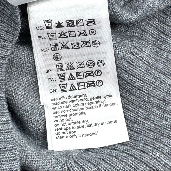 Calvin Klein Merino Wool Italain Knit Blend Color-block Striped V Sweater - Picture 10 of 11